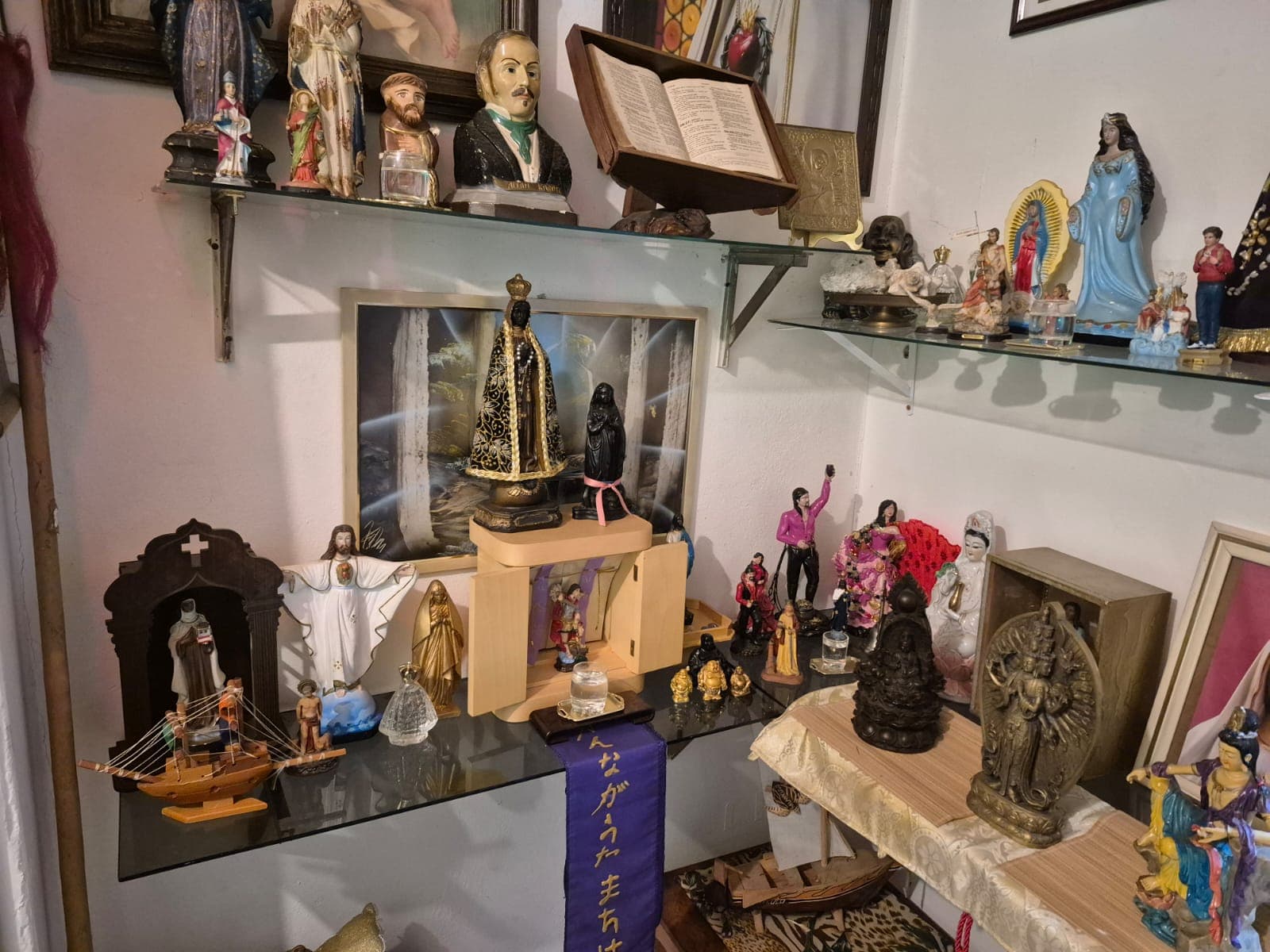 Detalhe das imagens devocionais da Sala Ecumênica